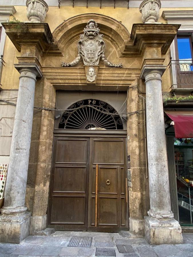 Pia'S Home In Pieno Centro Storico Palermo Eksteriør billede