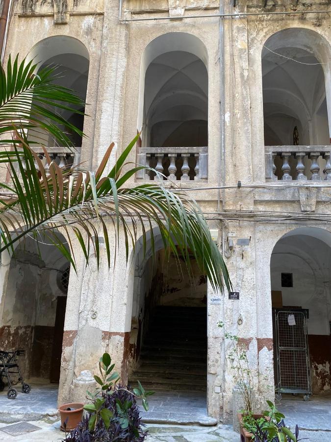 Pia'S Home In Pieno Centro Storico Palermo Eksteriør billede